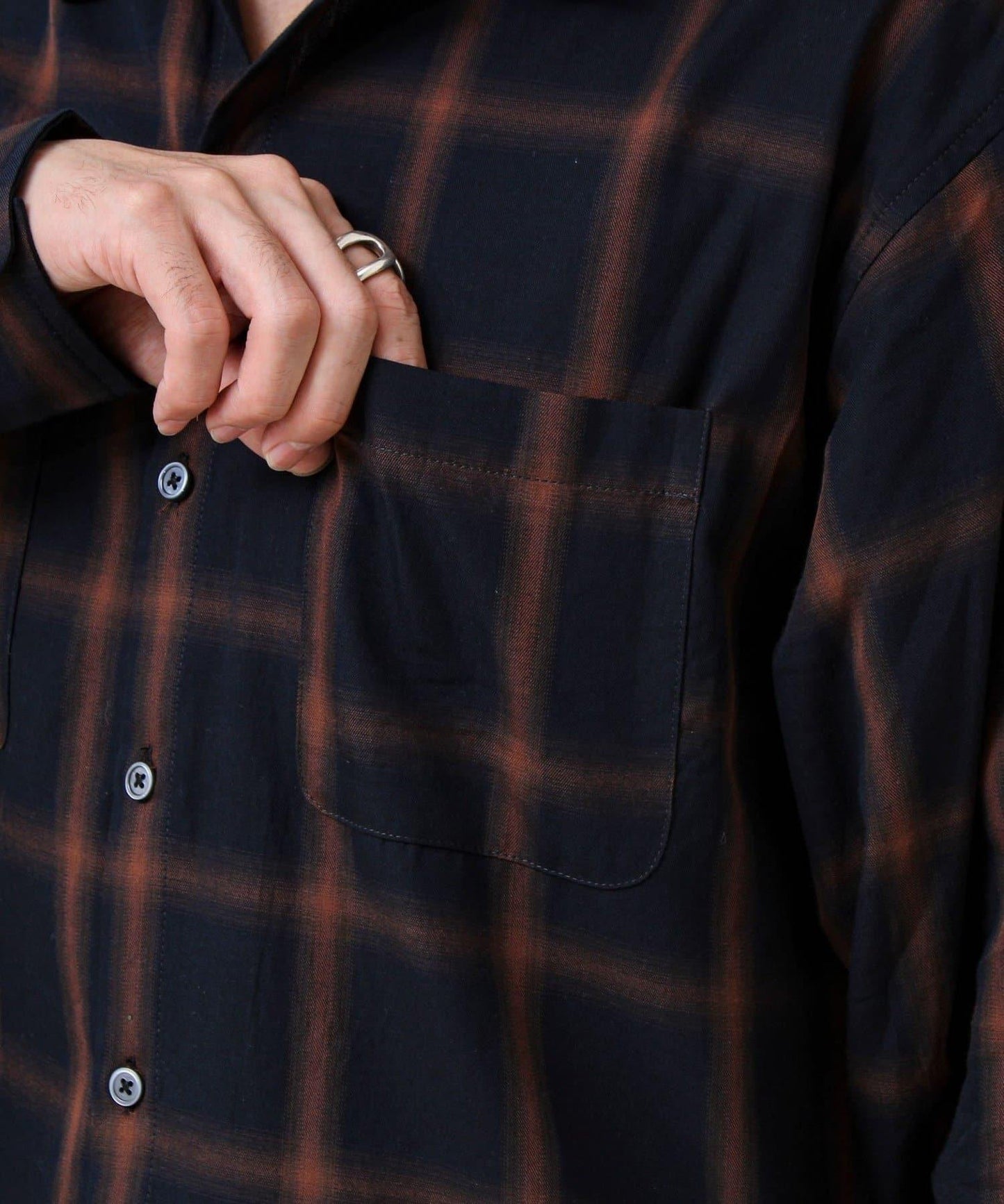 層次感色調 漸變格 長袖襯衫