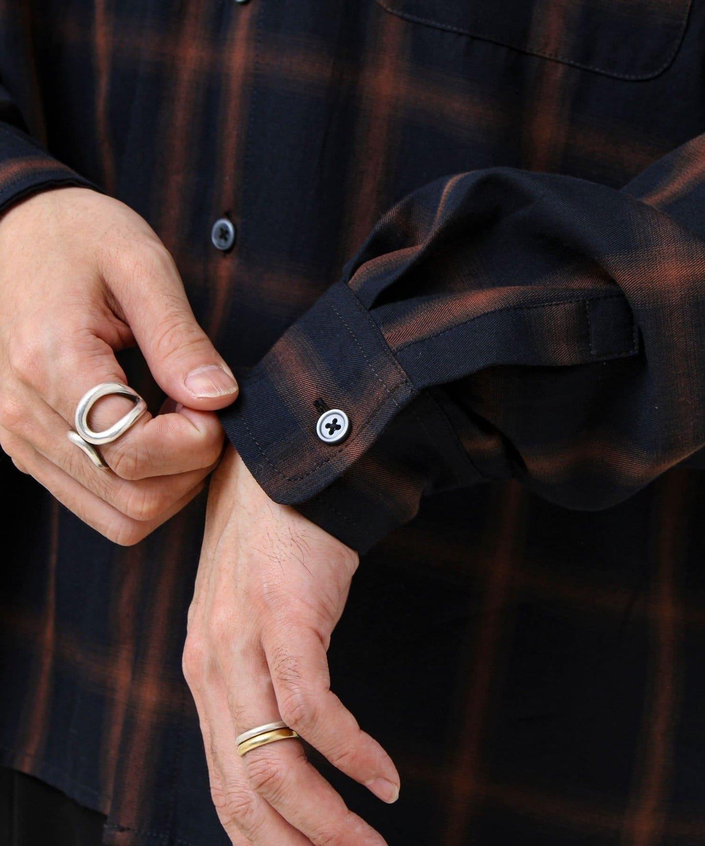 層次感色調 漸變格 長袖襯衫