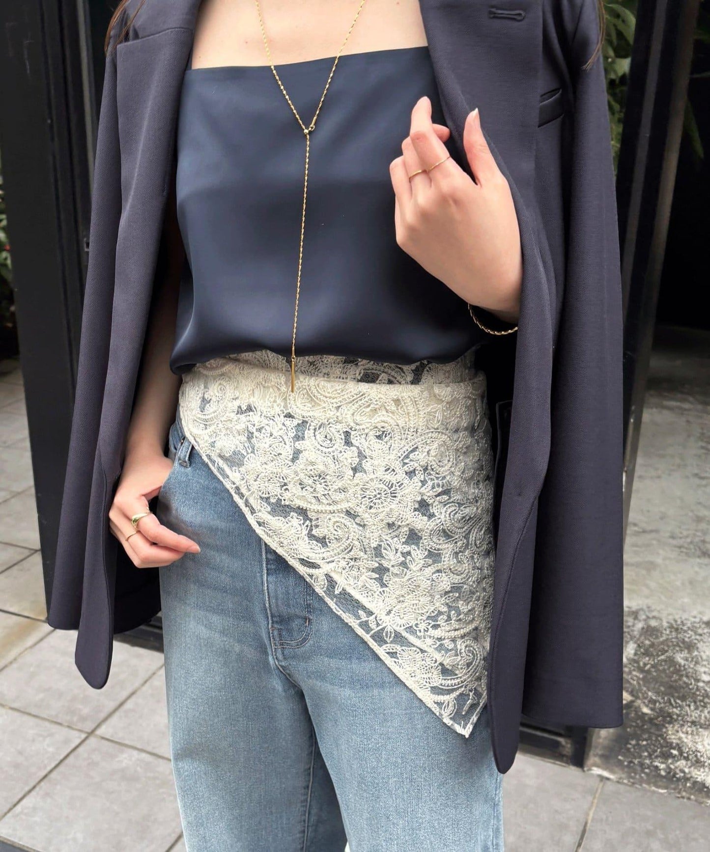 蕾絲設計 禮服場合 絲巾