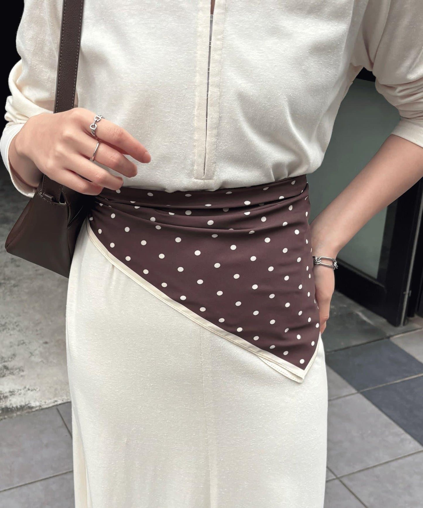 PAPILLONNER/パピヨネ 方形波點設計 絲巾（禮儀款）