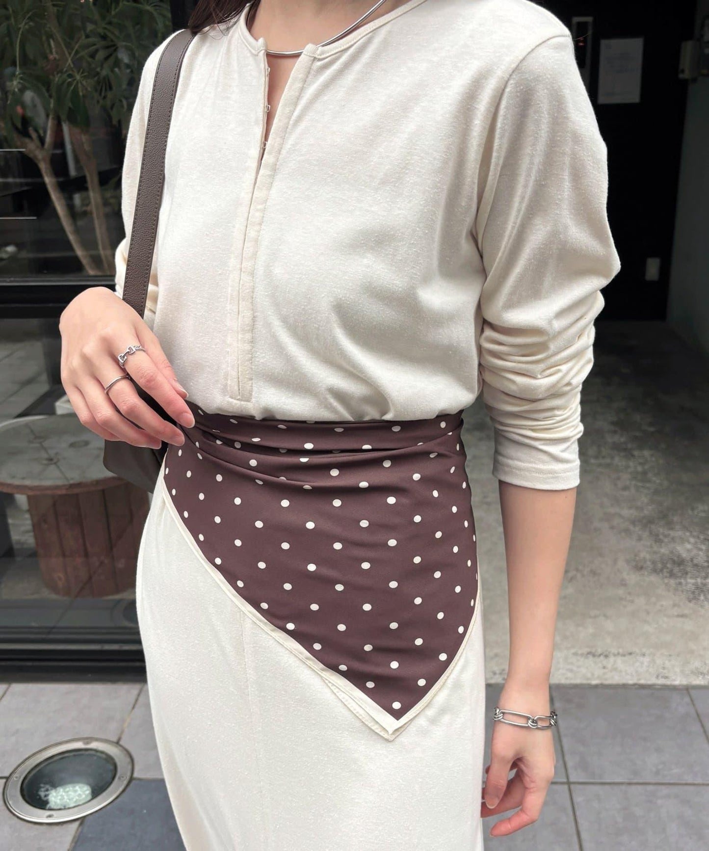 PAPILLONNER/パピヨネ 方形波點設計 絲巾（禮儀款）