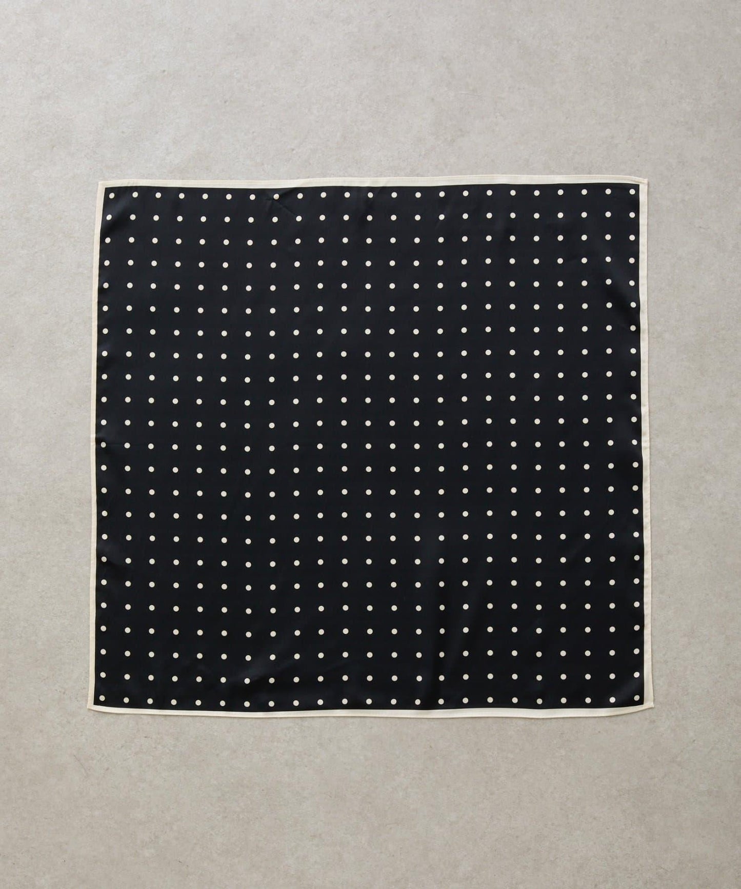 PAPILLONNER/パピヨネ 方形波點設計 絲巾（禮儀款）