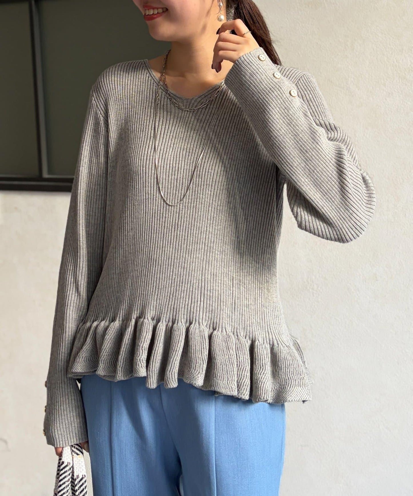 下襬荷葉邊針織套頭上衣