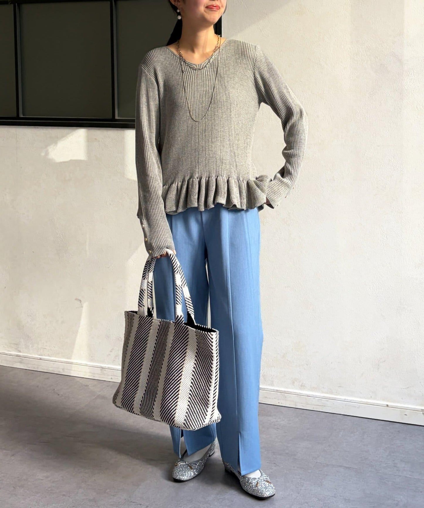 下襬荷葉邊針織套頭上衣