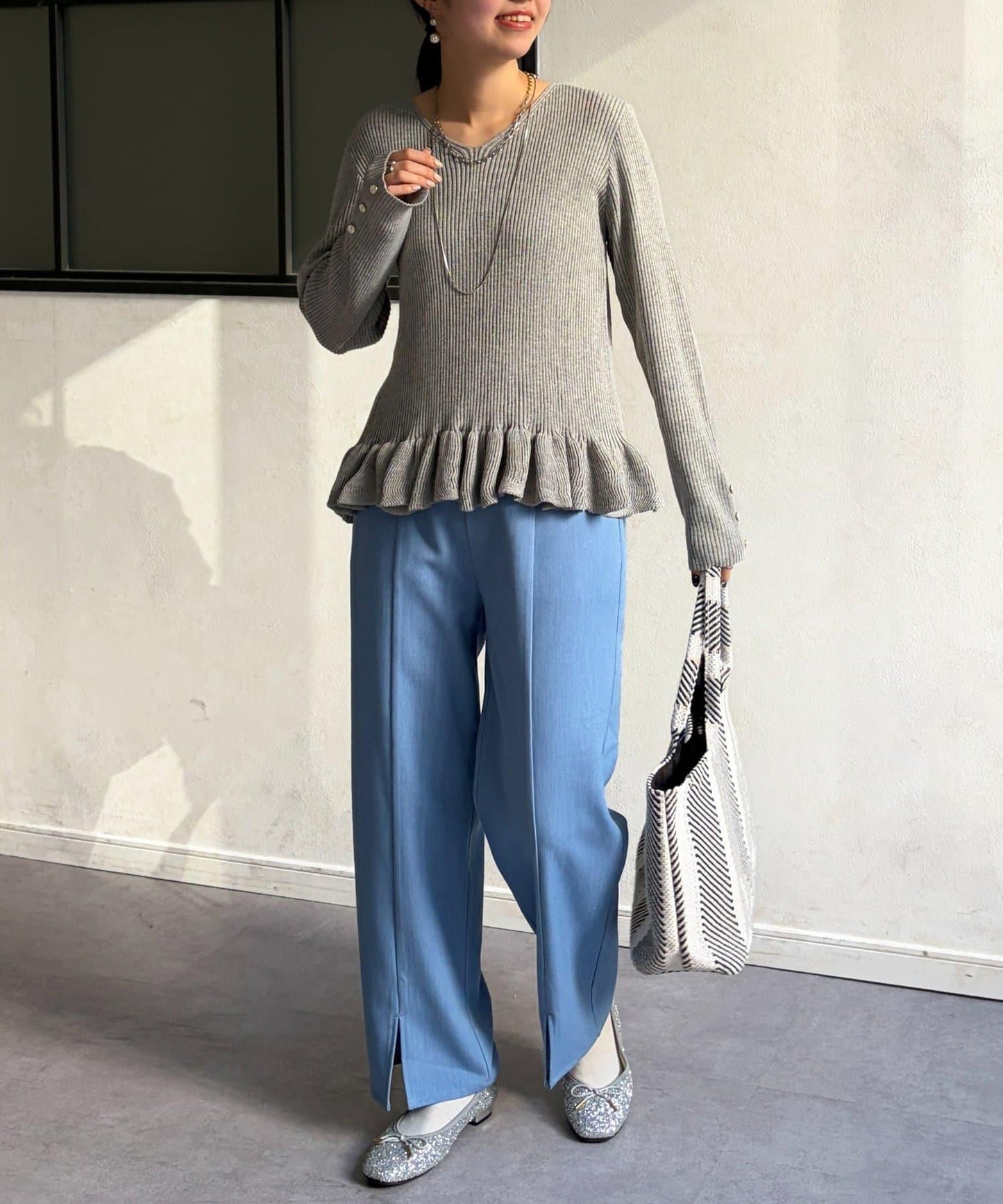 下襬荷葉邊針織套頭上衣