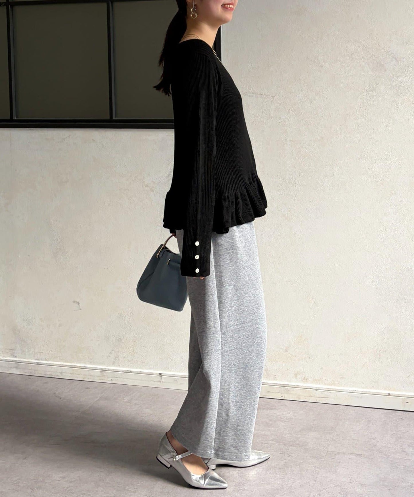 下襬荷葉邊針織套頭上衣