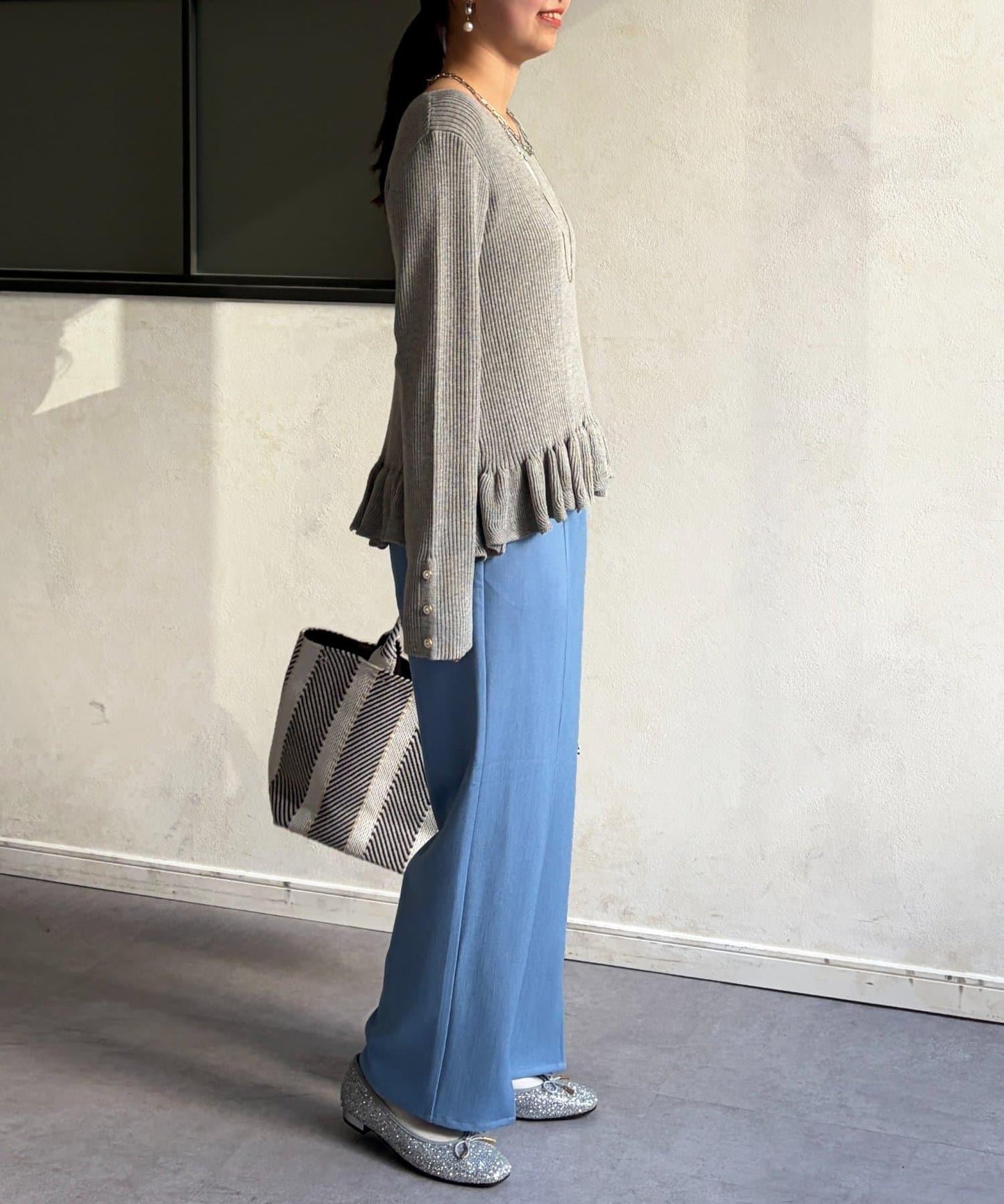 下襬荷葉邊針織套頭上衣