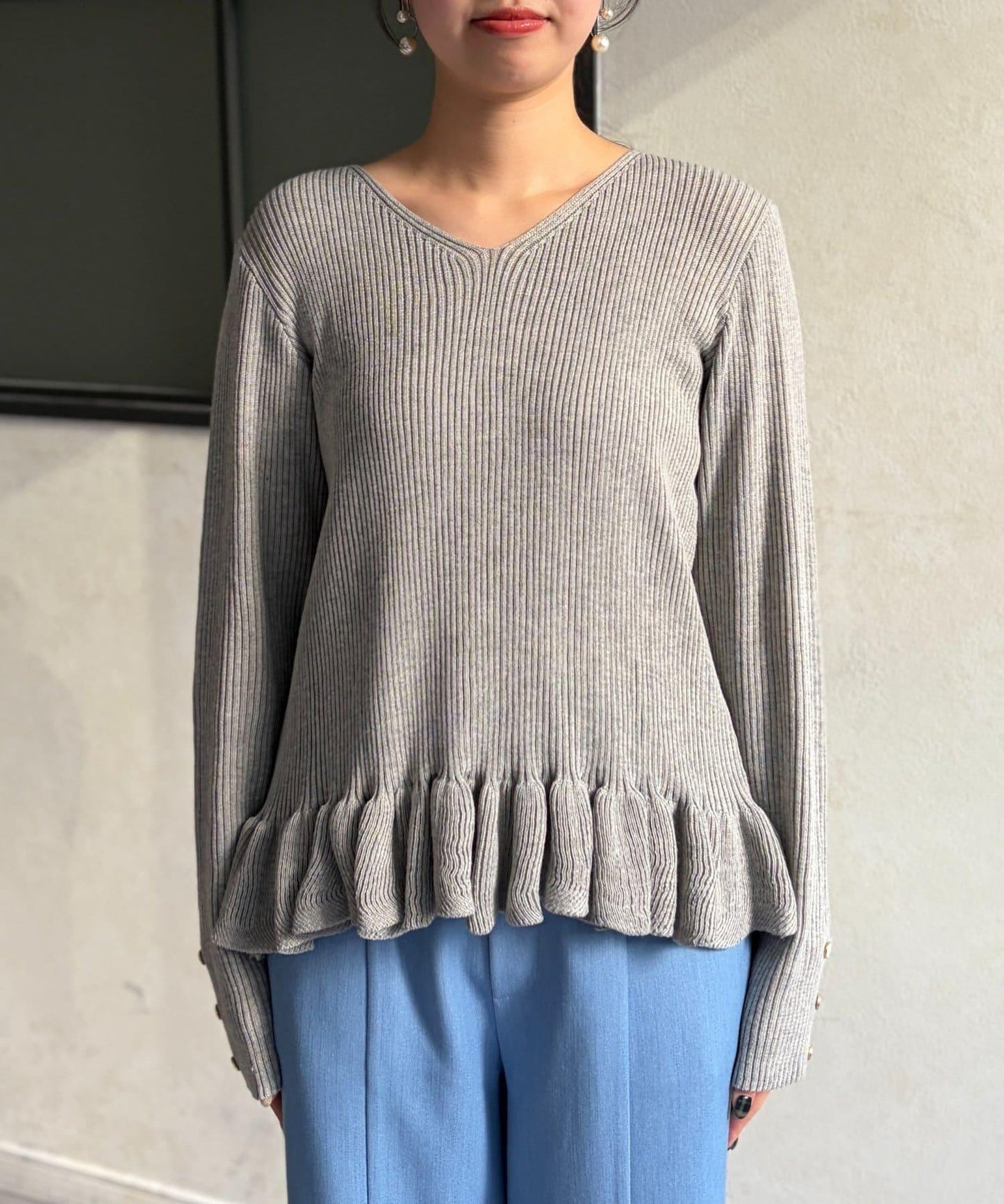 下襬荷葉邊針織套頭上衣