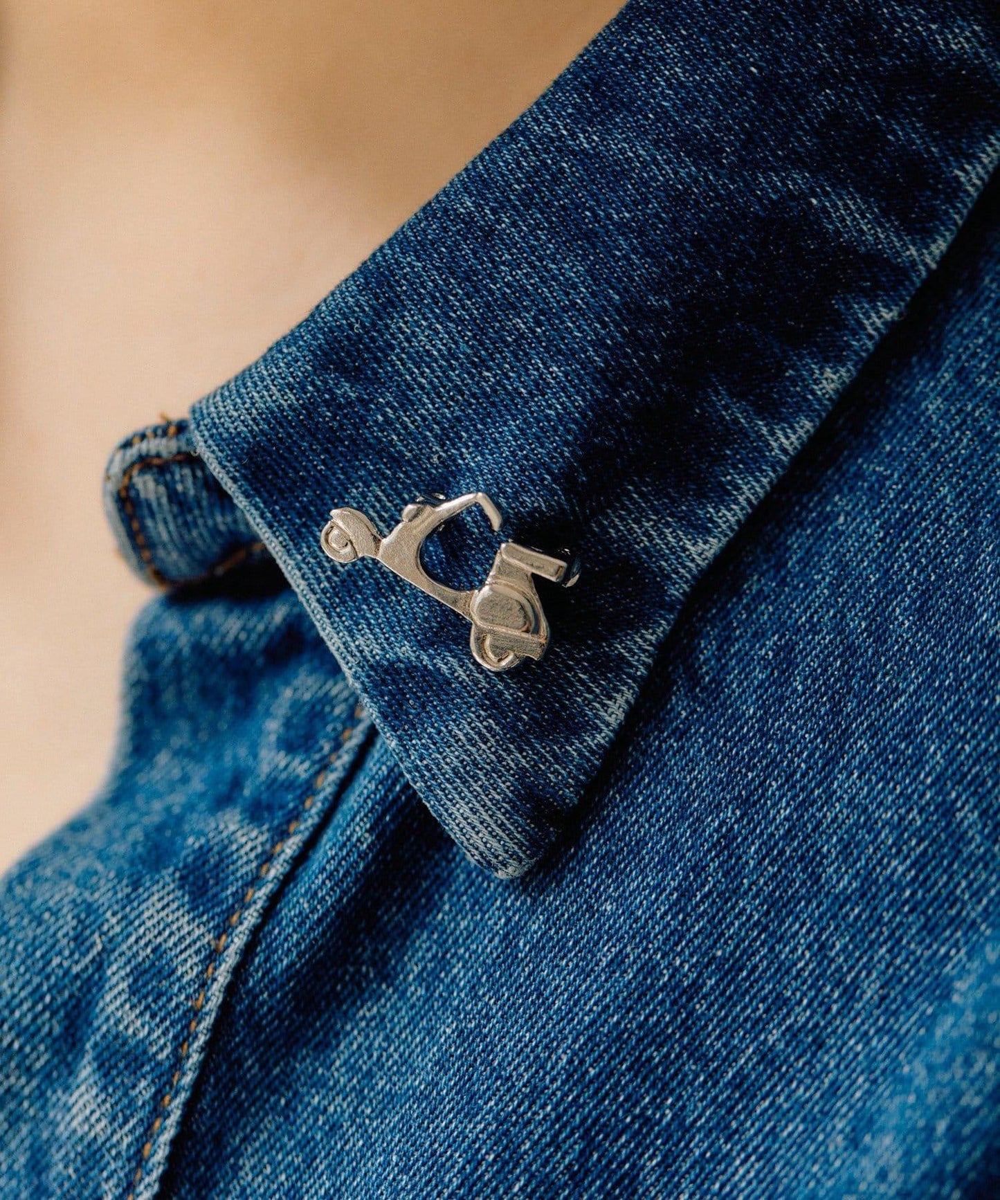 交通工具造型胸針