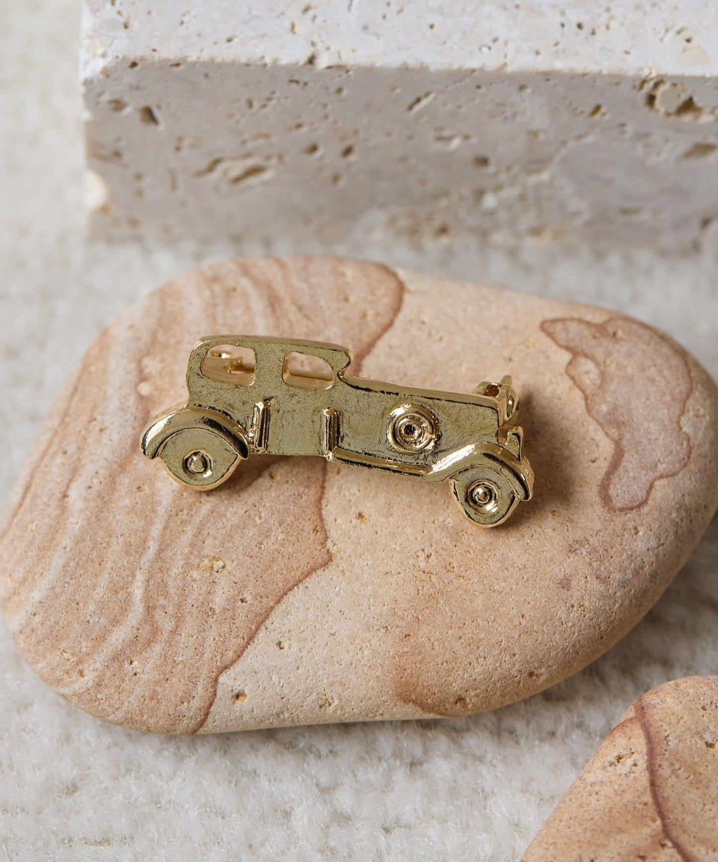 交通工具造型胸針