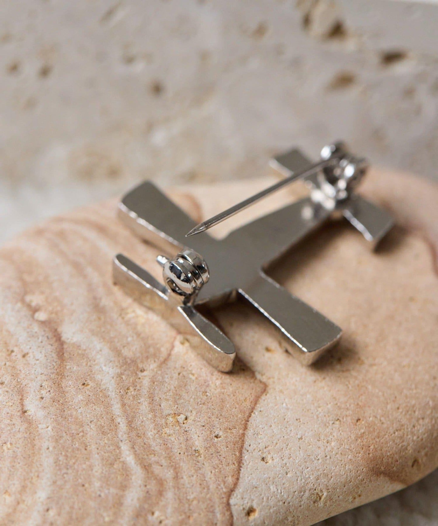 交通工具造型胸針