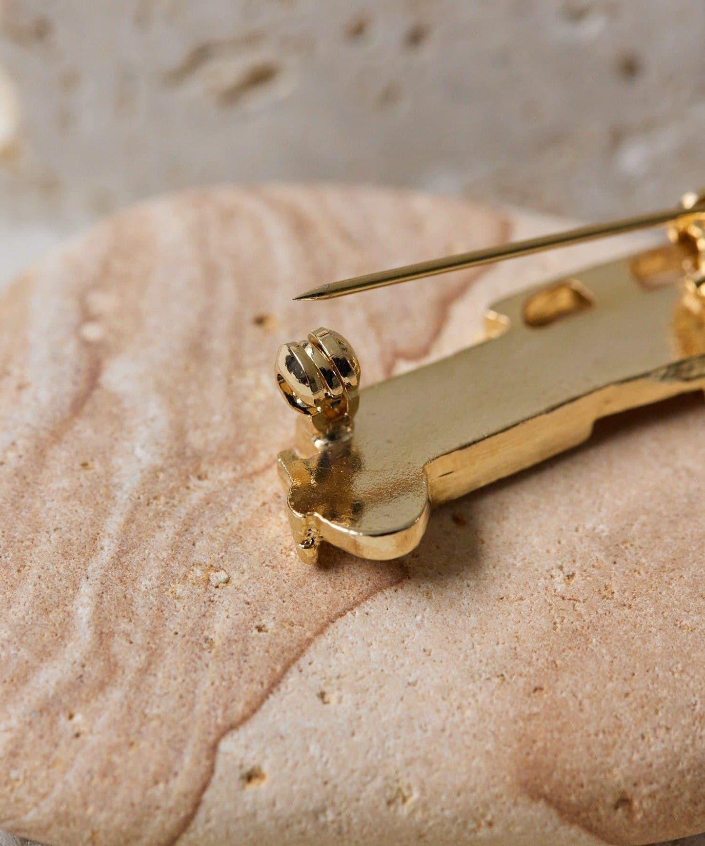 交通工具造型胸針