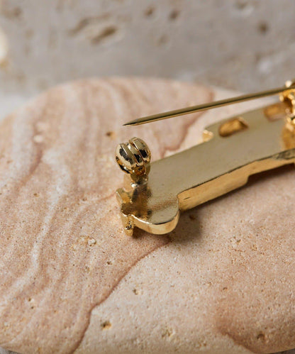 交通工具造型胸針