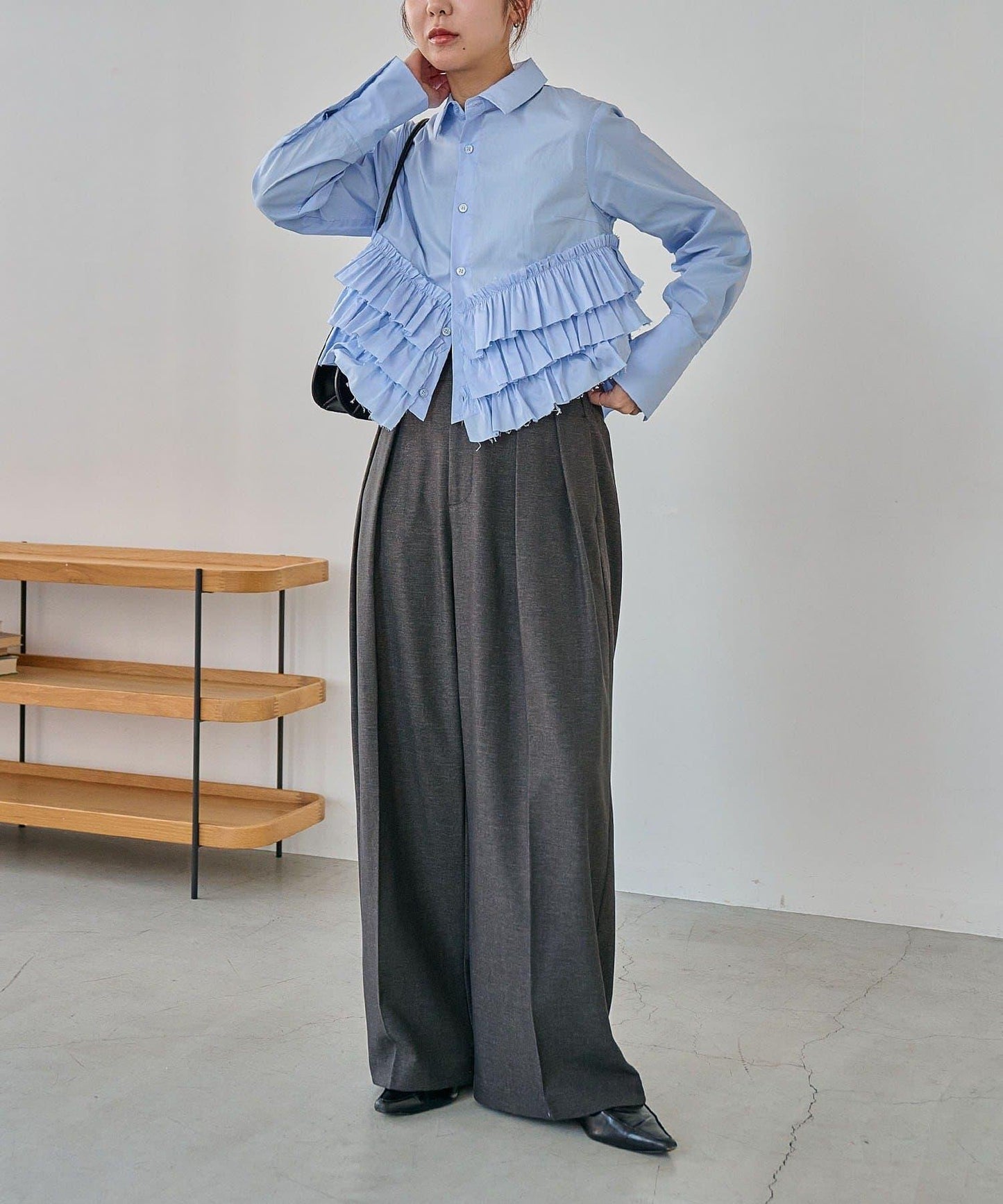 下襬荷葉邊設計 襯衫