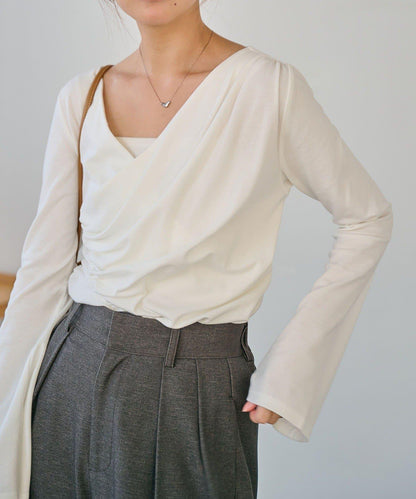 褶襉不對稱領設計T恤