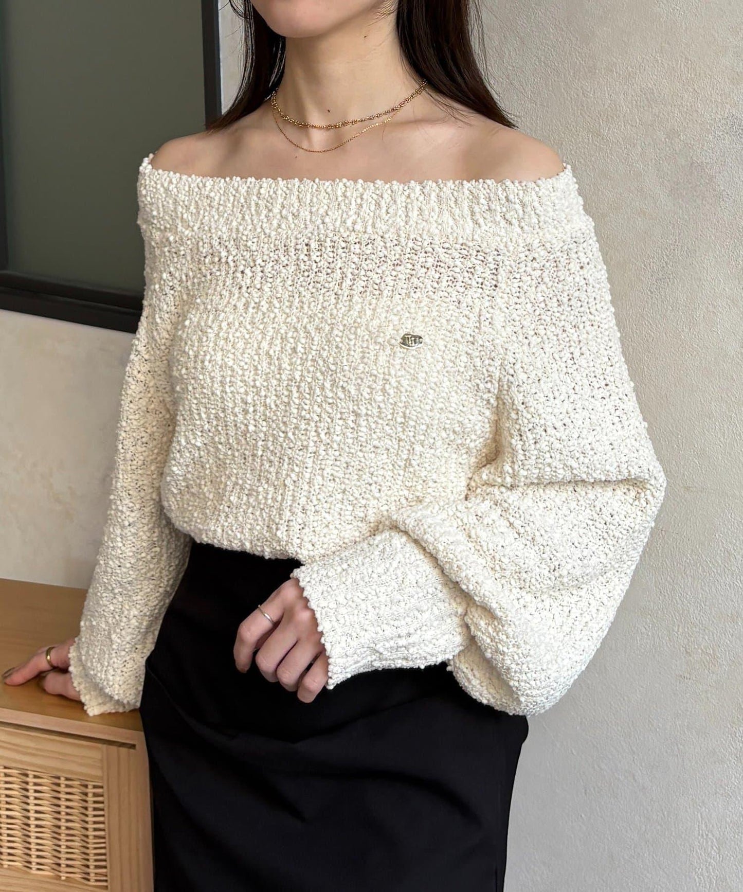 凹凸紗線船領設計針織上衣