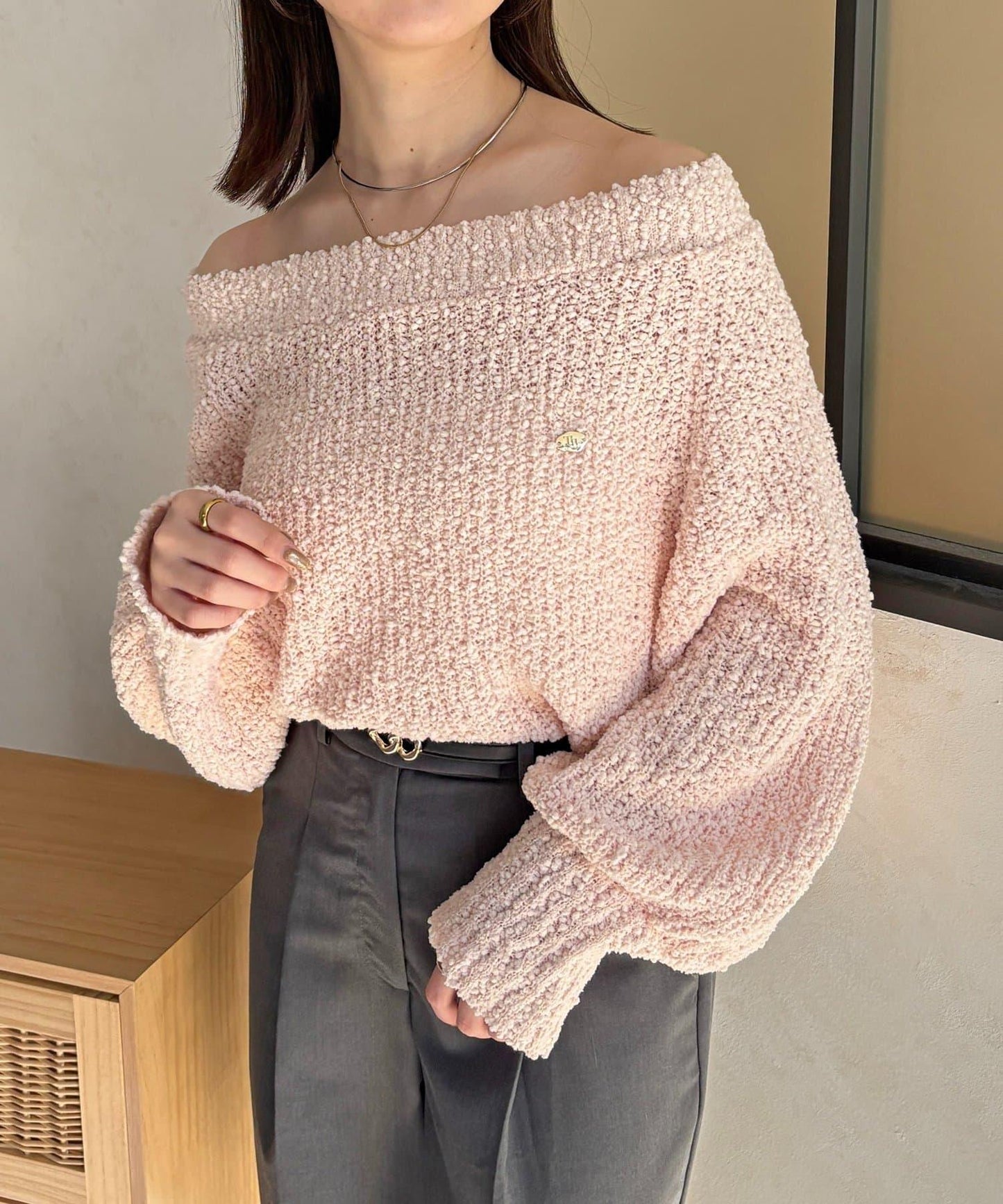 凹凸紗線船領設計針織上衣