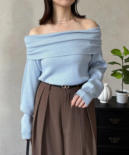 亮絲一字肩針織上衣