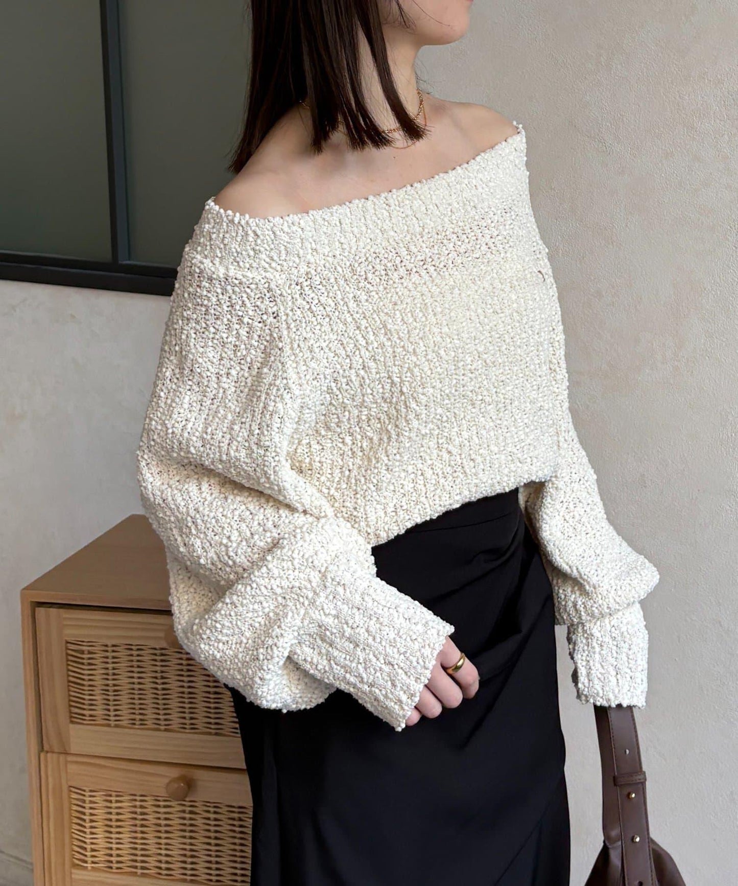 凹凸紗線船領設計針織上衣