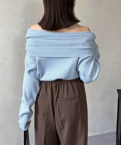 亮絲一字肩針織上衣