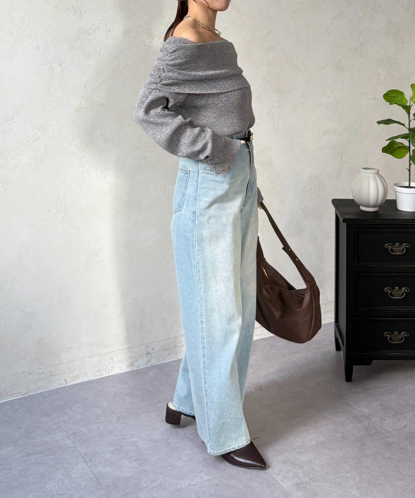 亮絲一字肩針織上衣