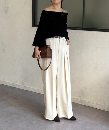 凹凸紗線船領設計針織上衣