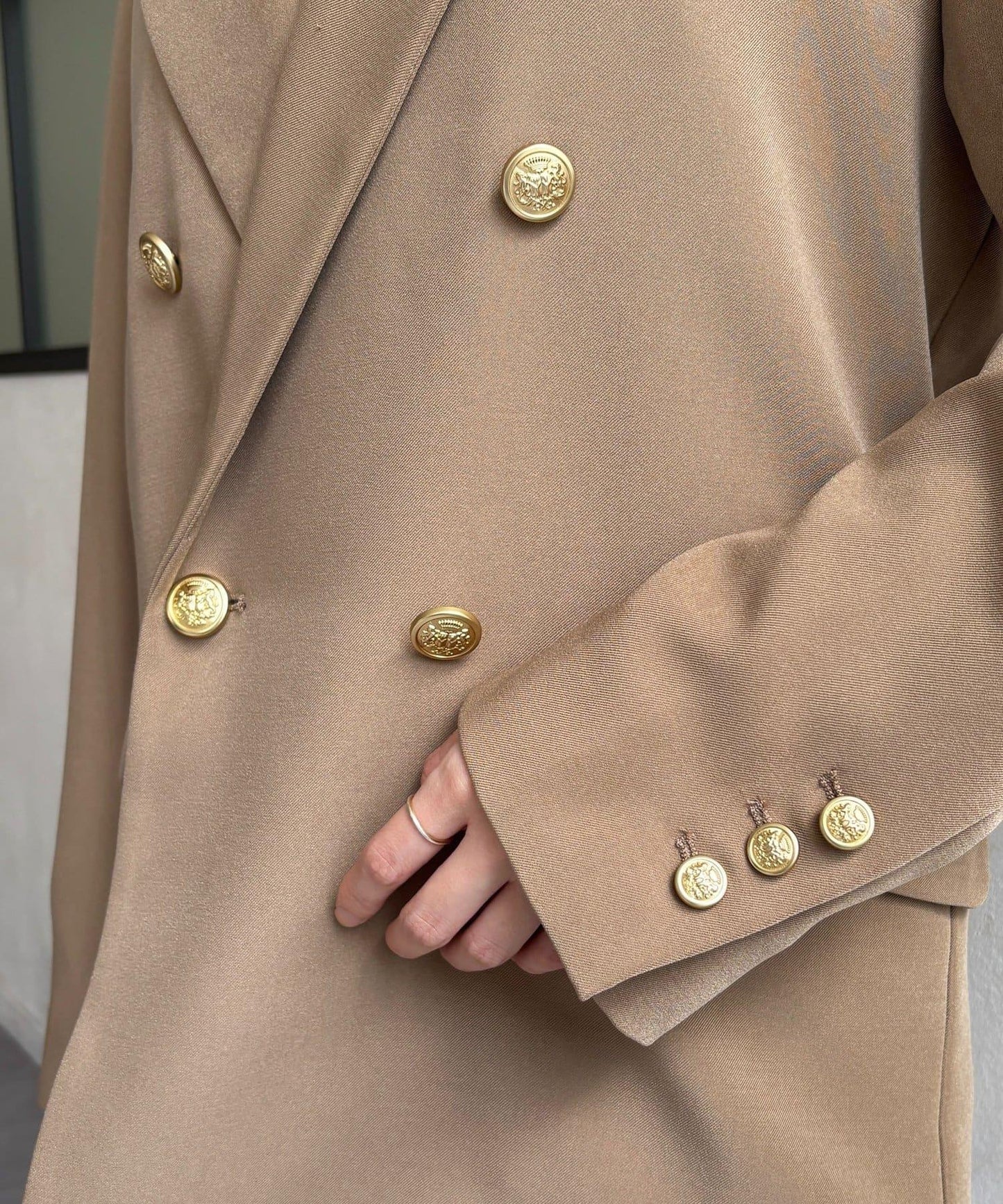 金色紐扣 西裝版型 西裝外套