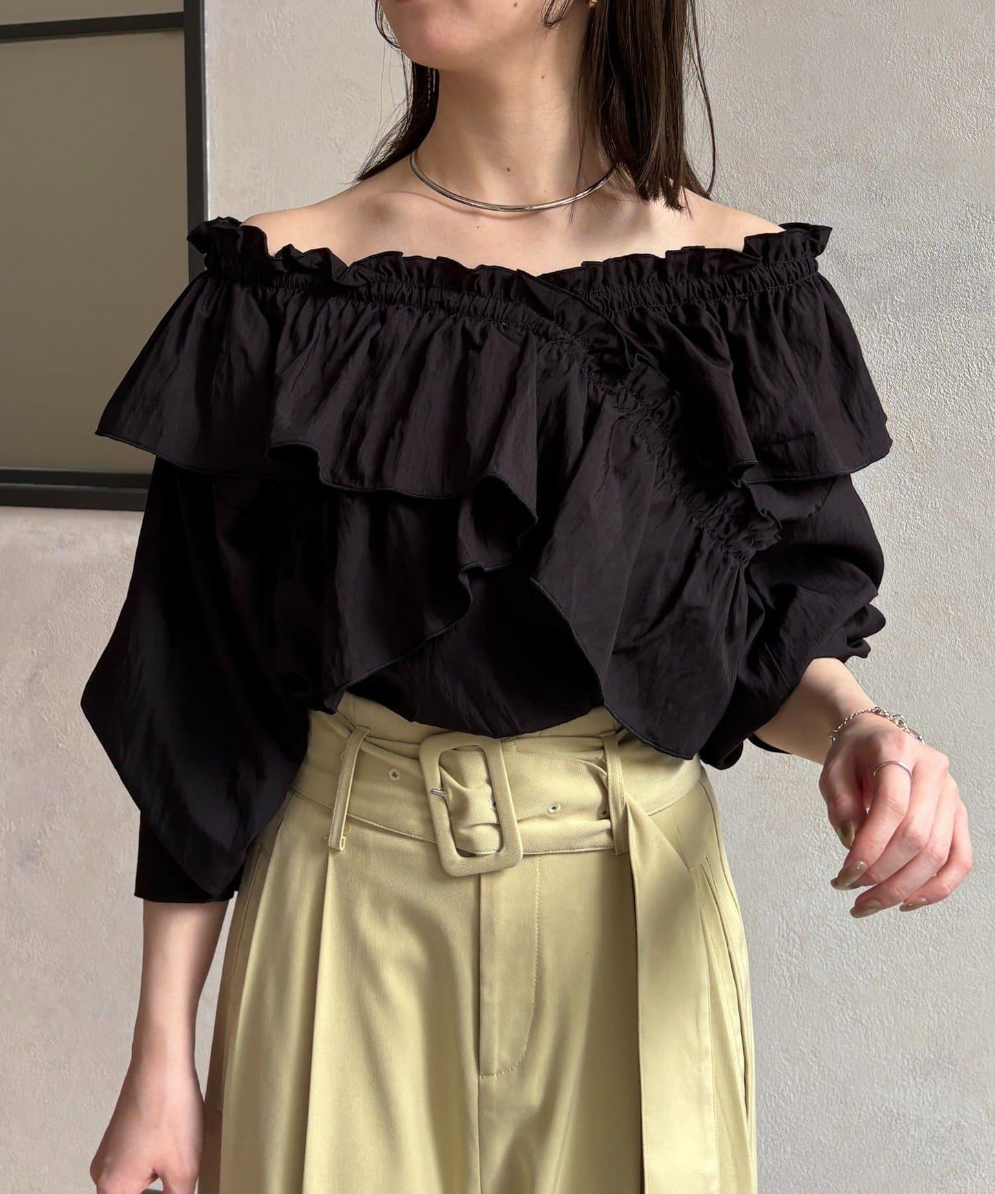 交叉荷葉邊設計 女襯衫