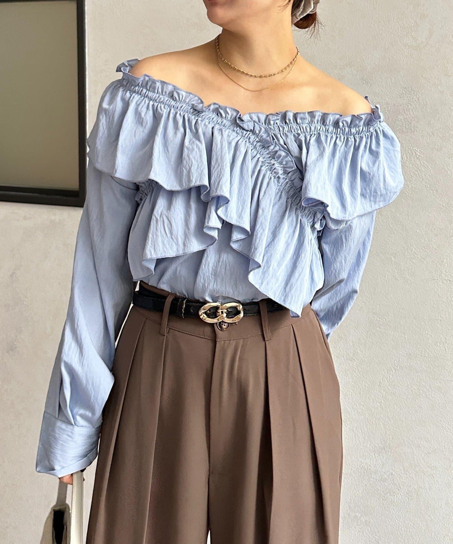 交叉荷葉邊設計 女襯衫