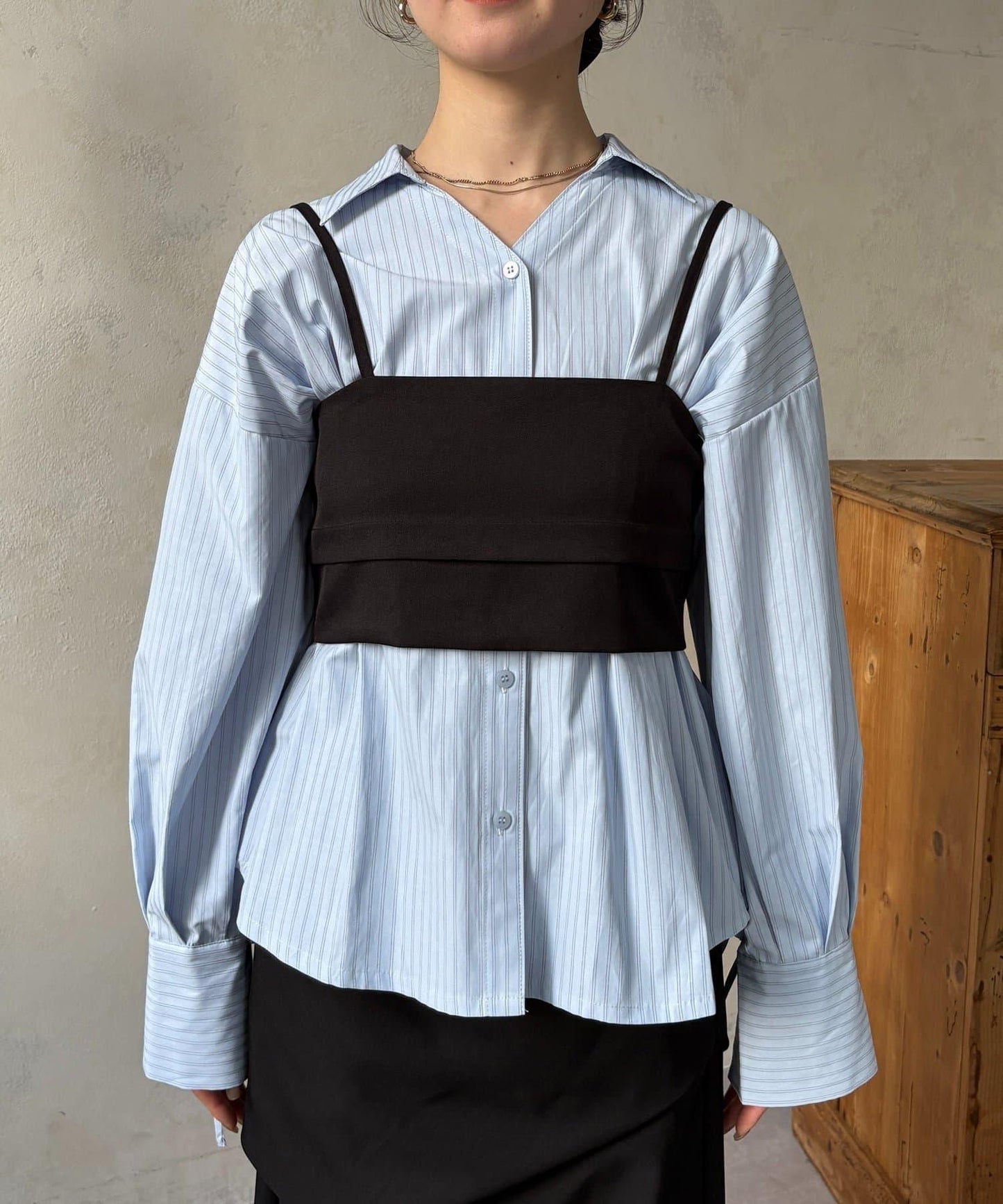 背心拼接袖部蝴蝶結襯衫