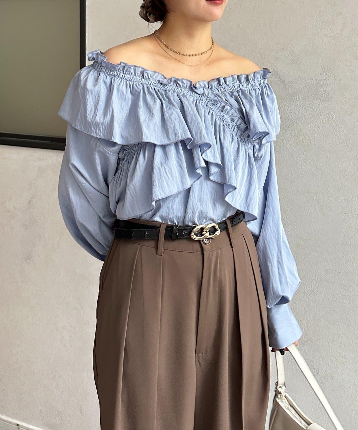 交叉荷葉邊設計 女襯衫