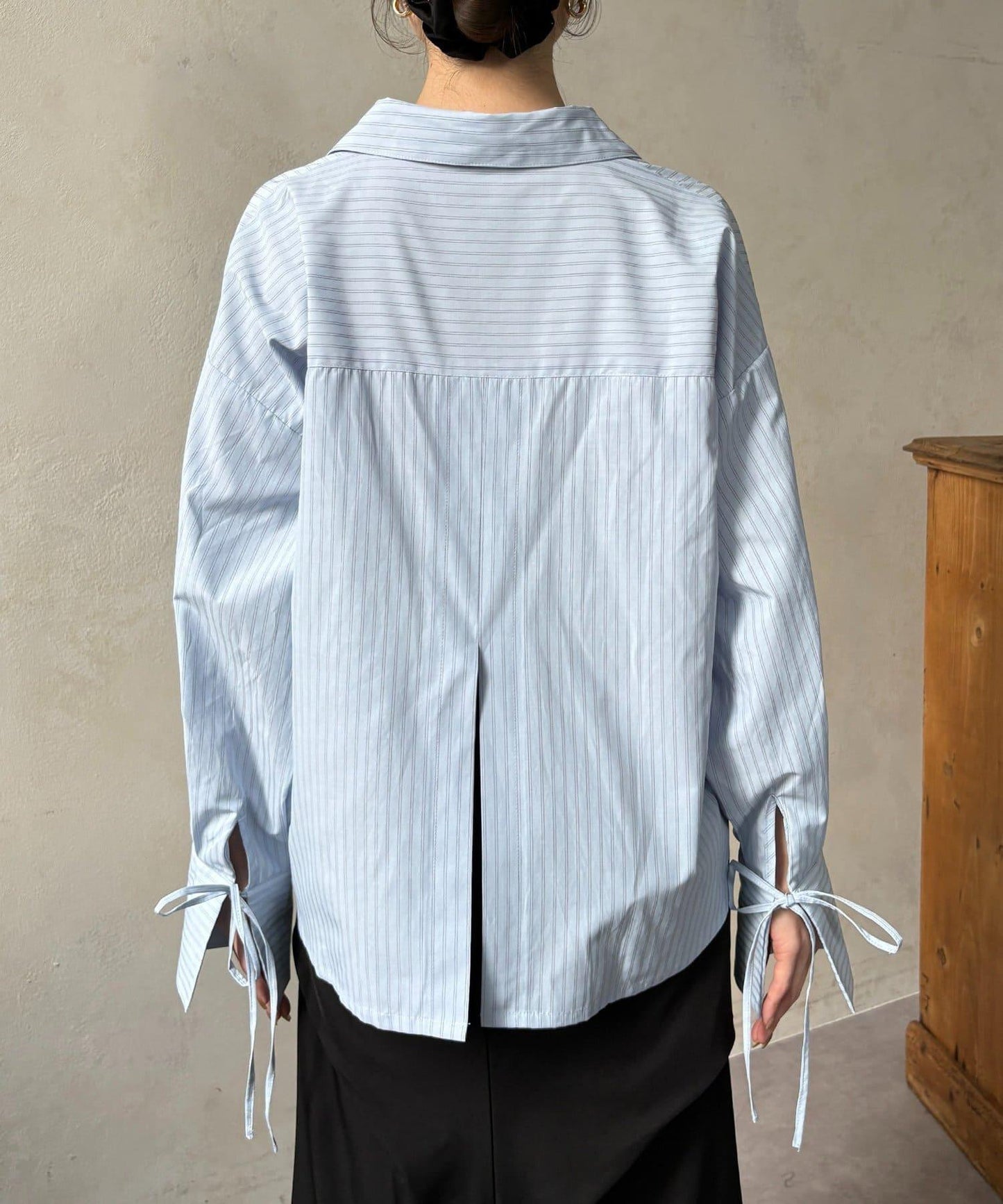 背心拼接袖部蝴蝶結襯衫