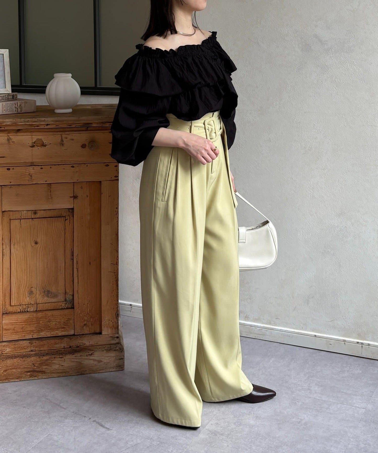 交叉荷葉邊設計 女襯衫