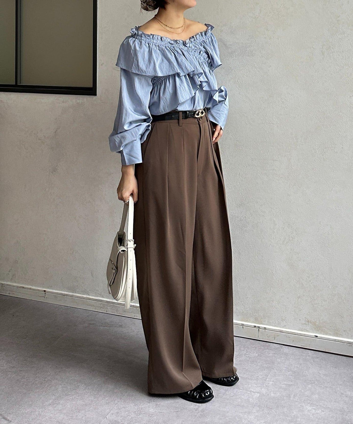 交叉荷葉邊設計 女襯衫