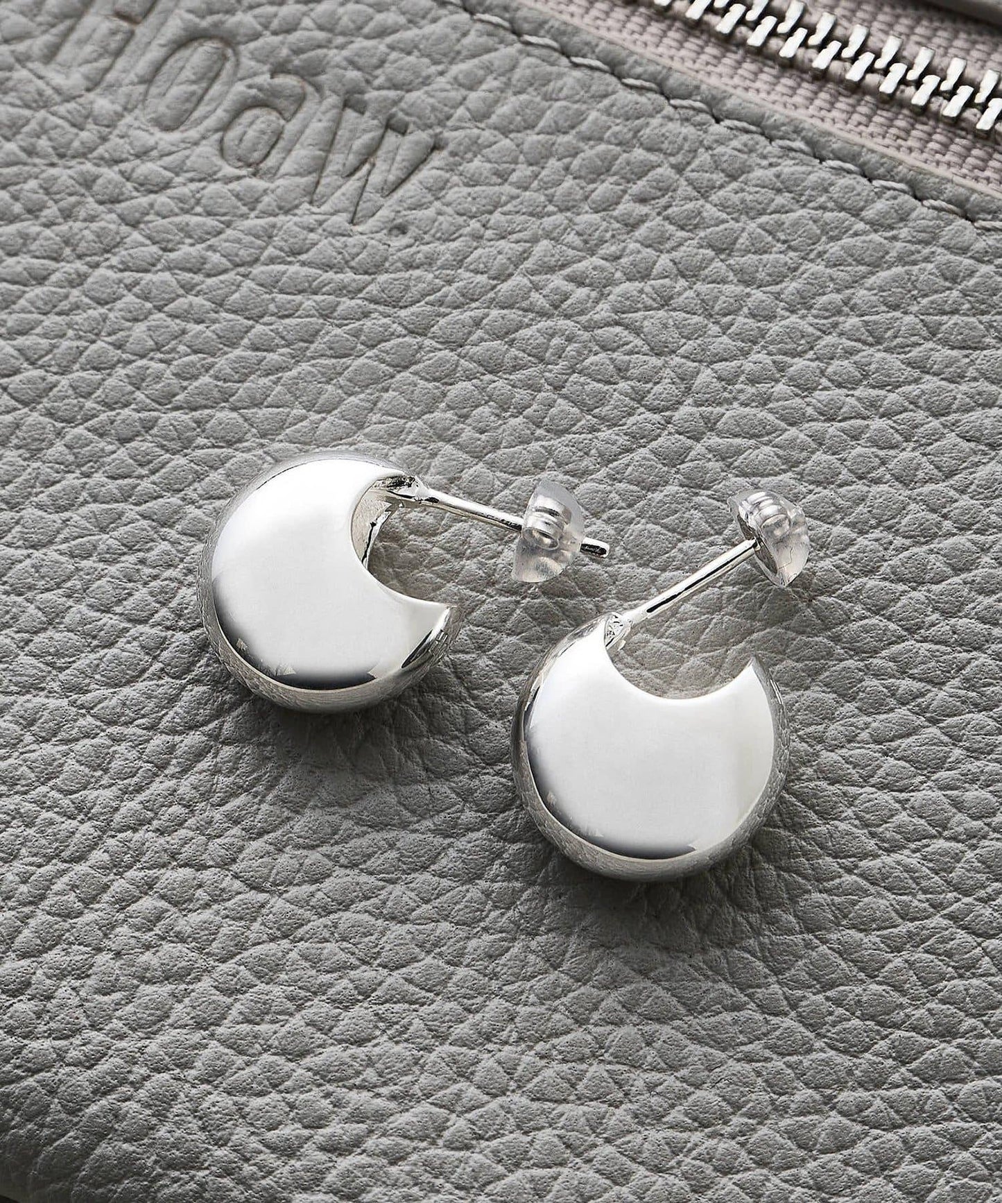 Hoaw. 圓潤造型 耳釘