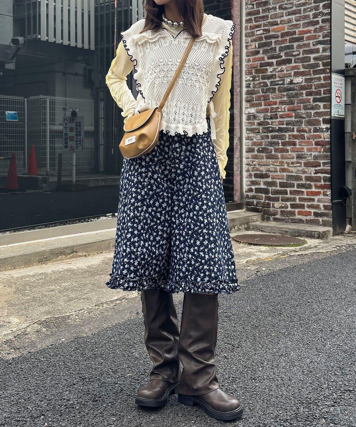 純色/花卉印花 下襬荷葉邊 牛仔五分褲