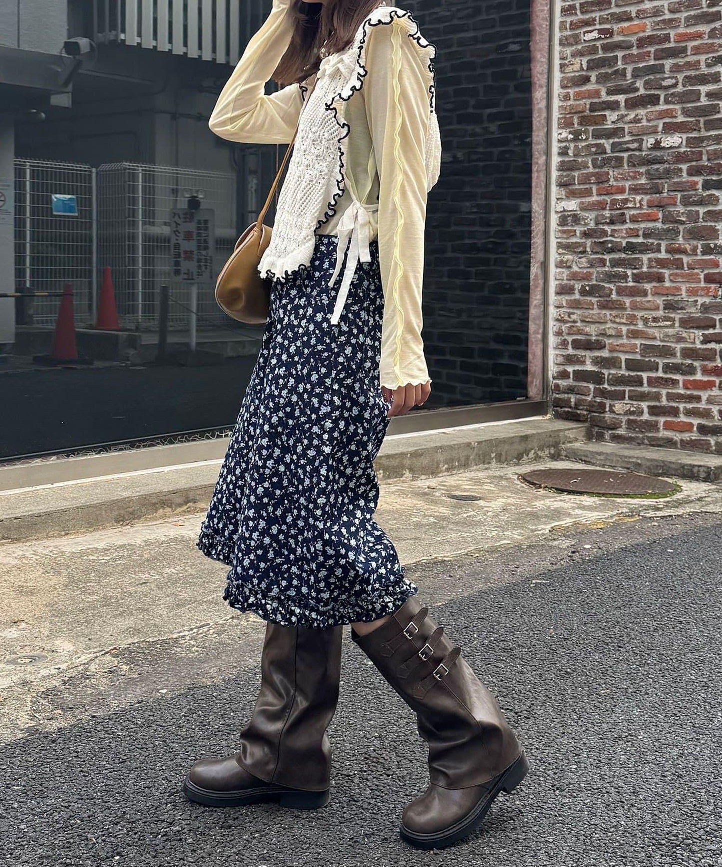 純色/花卉印花 下襬荷葉邊 牛仔五分褲