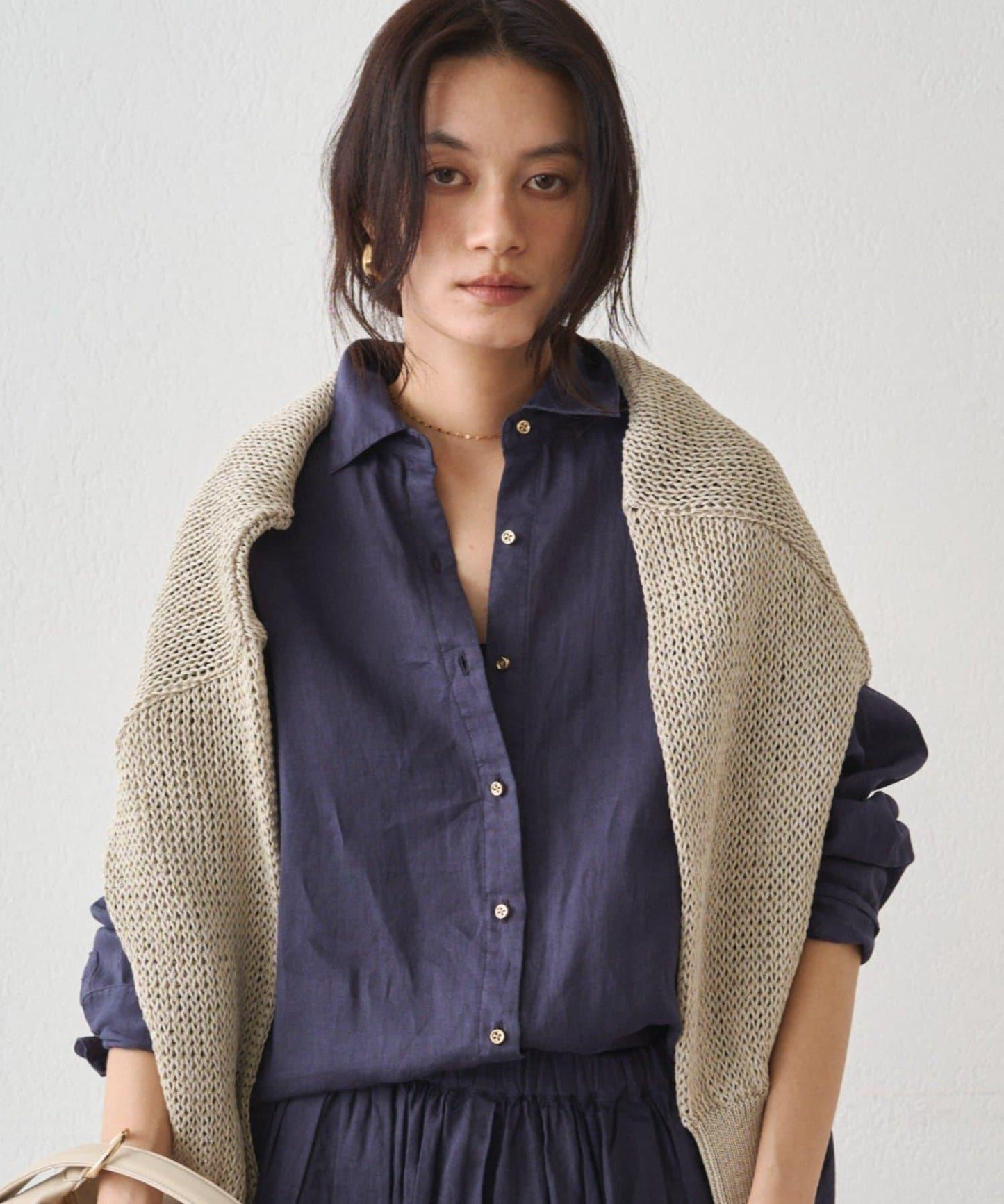 亞麻後繫帶設計襯衫