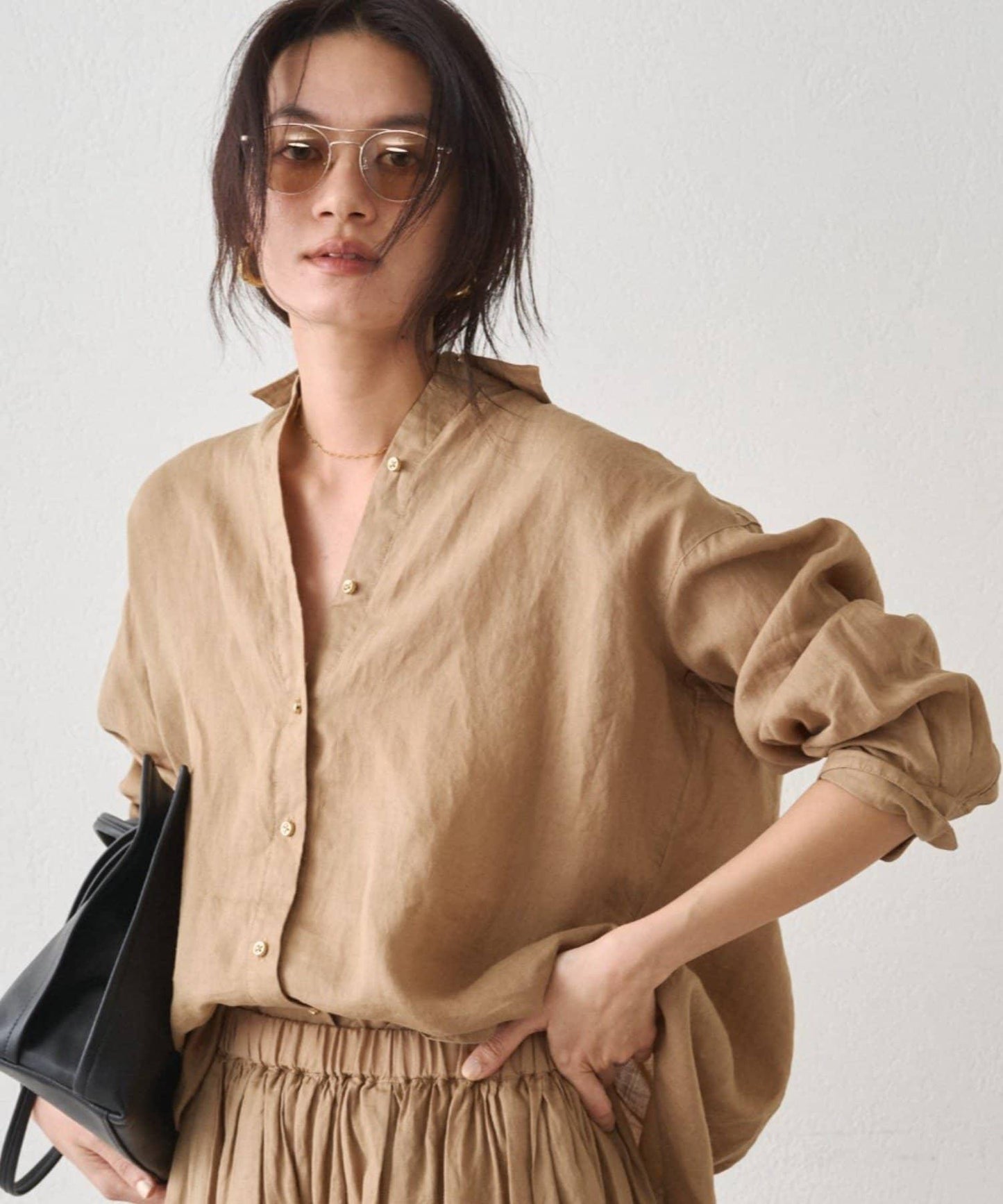 亞麻後繫帶設計襯衫