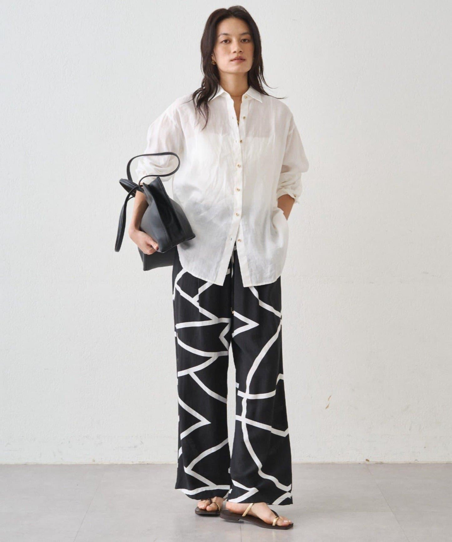 亞麻後繫帶設計襯衫