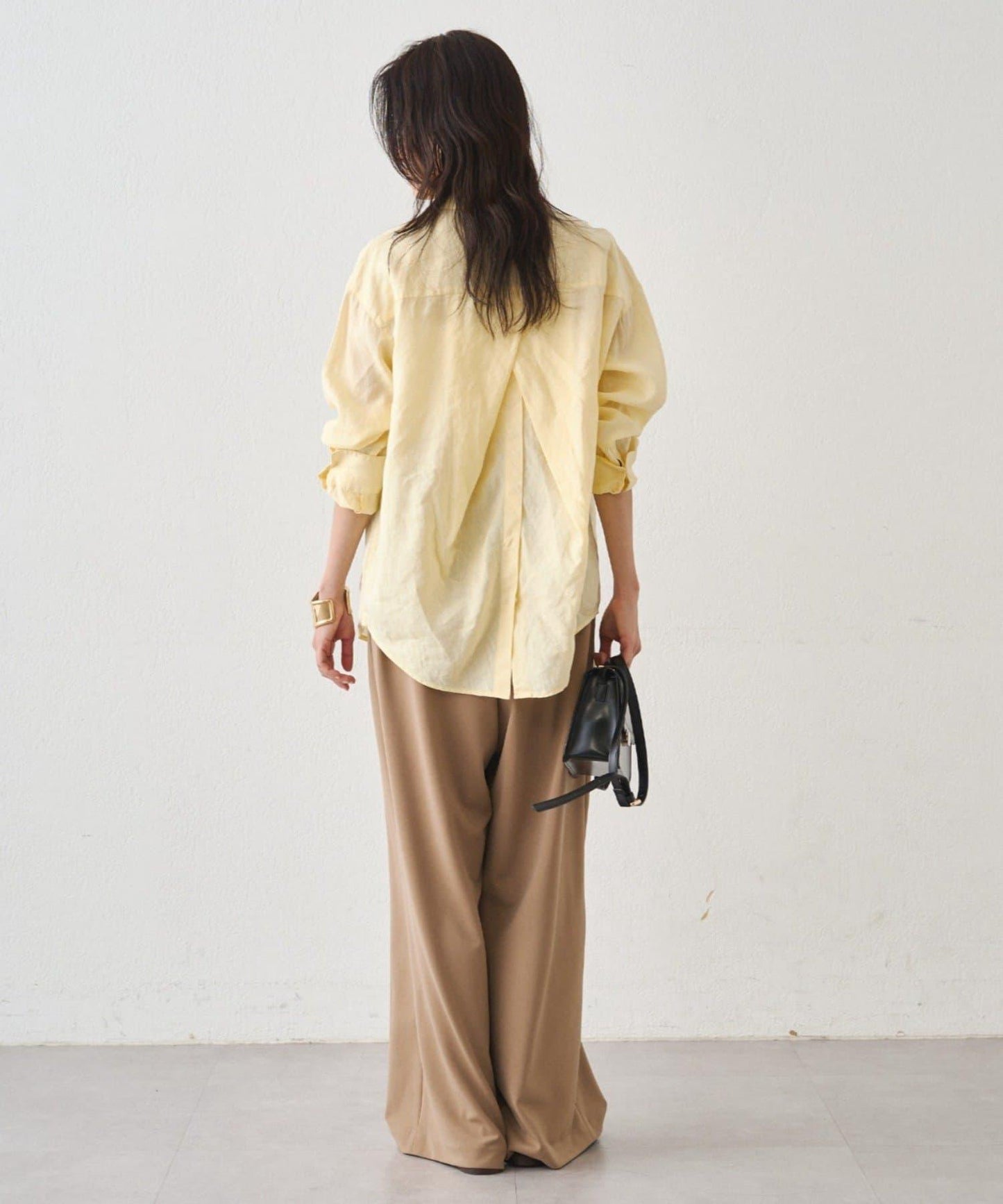 亞麻後繫帶設計襯衫