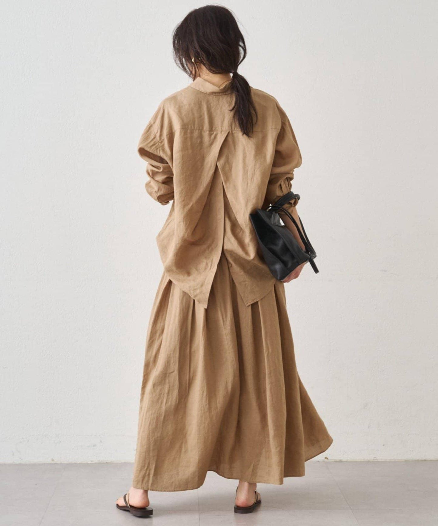 亞麻後繫帶設計襯衫