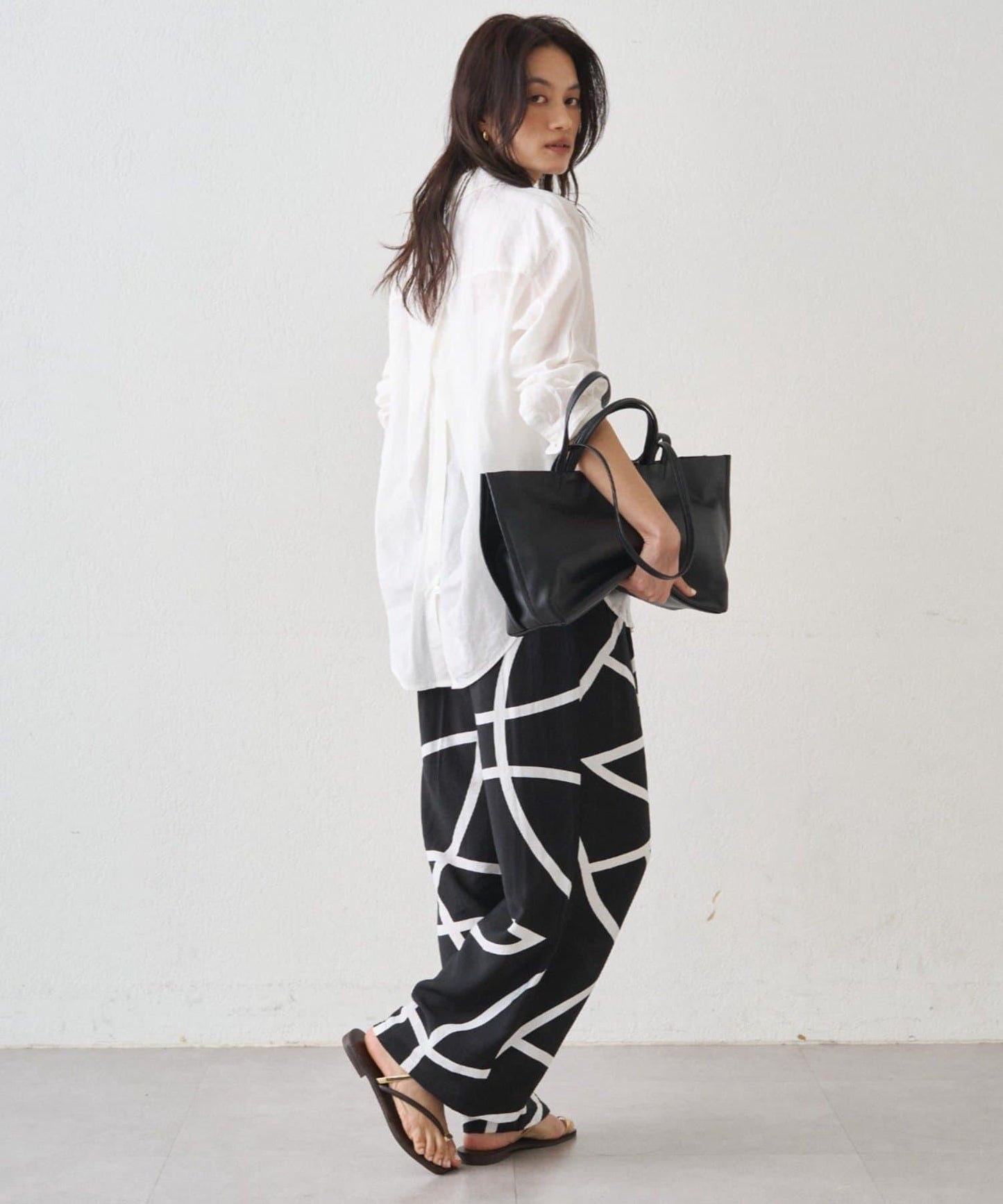 亞麻後繫帶設計襯衫