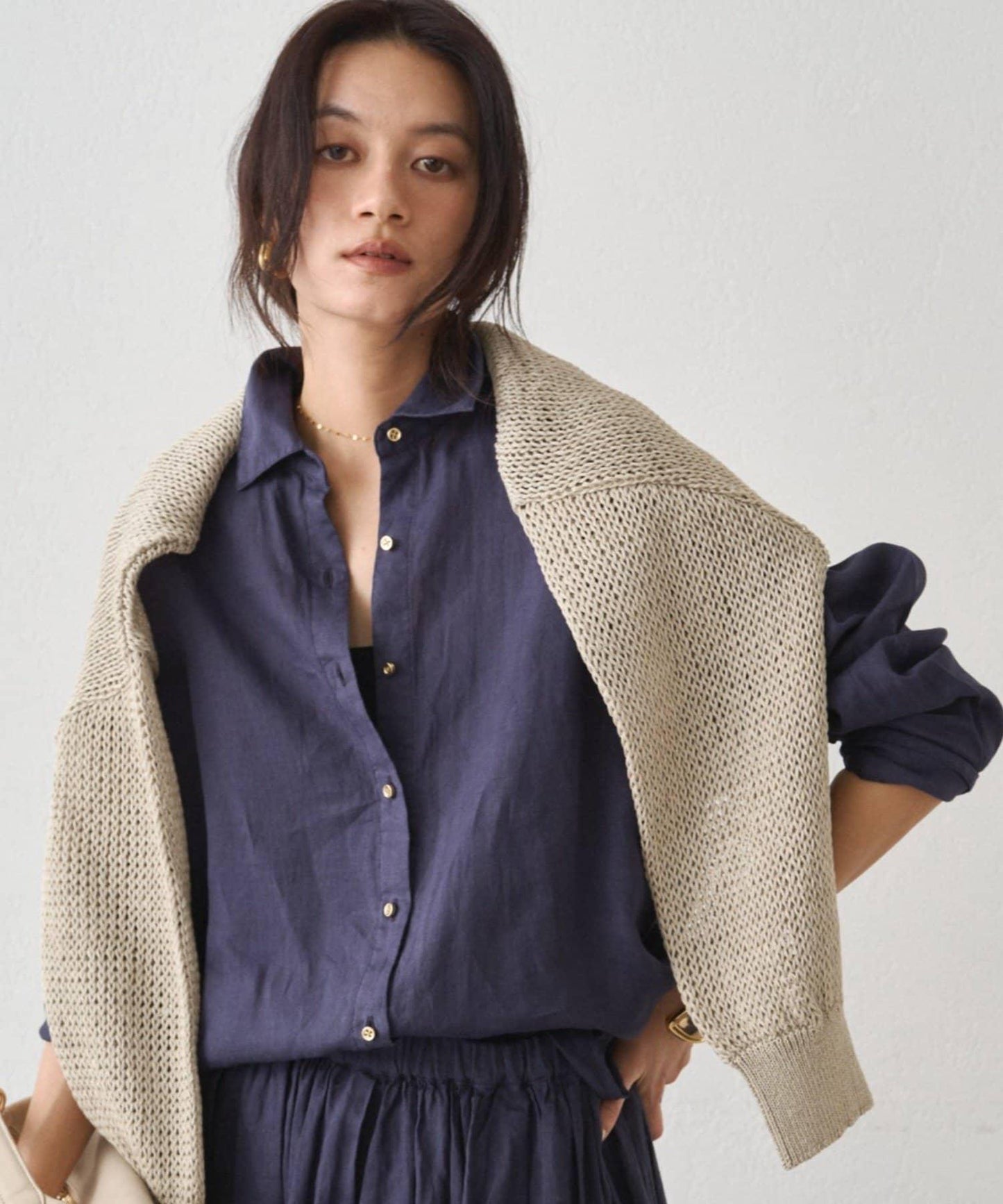 亞麻後繫帶設計襯衫