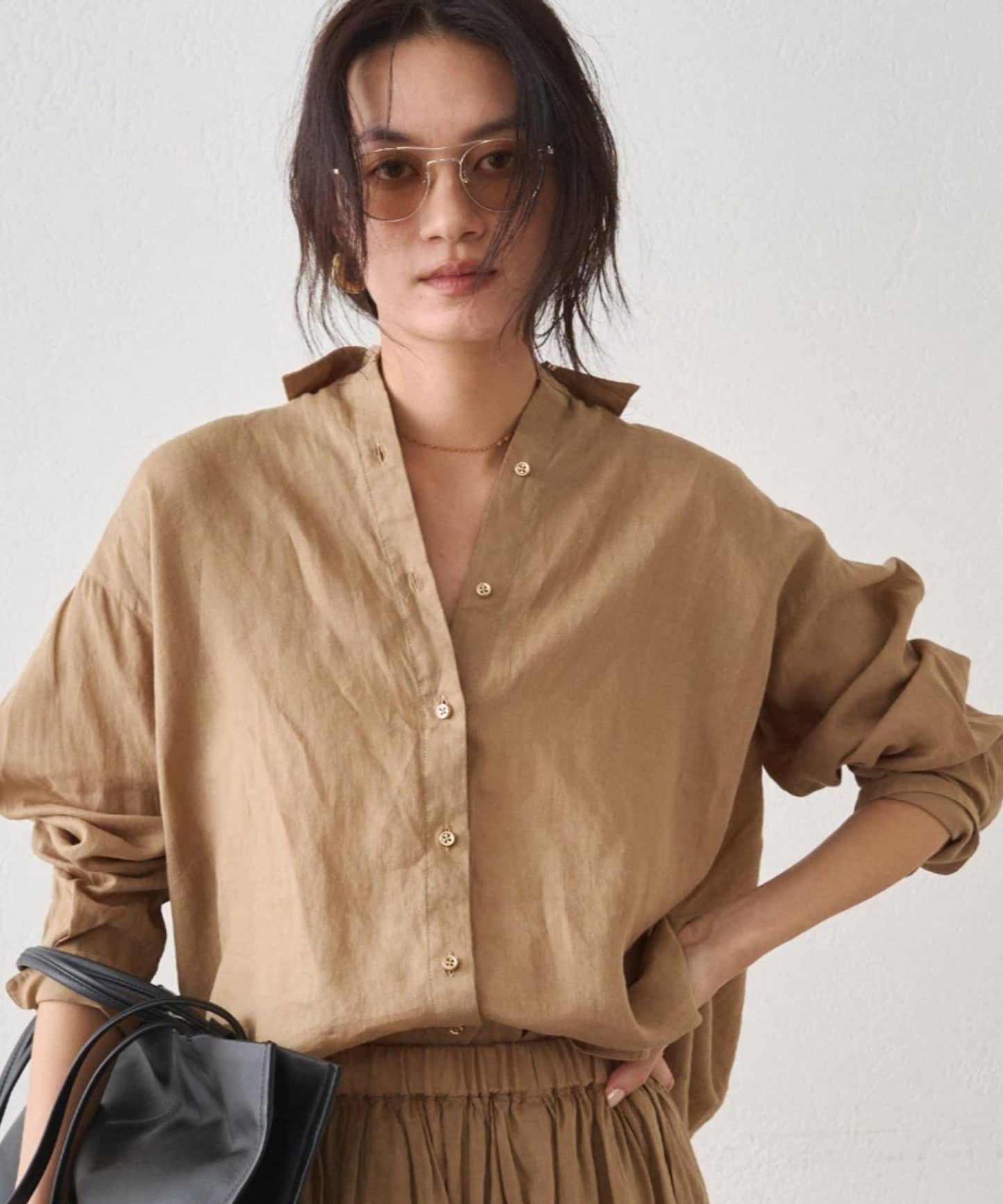 亞麻後繫帶設計襯衫