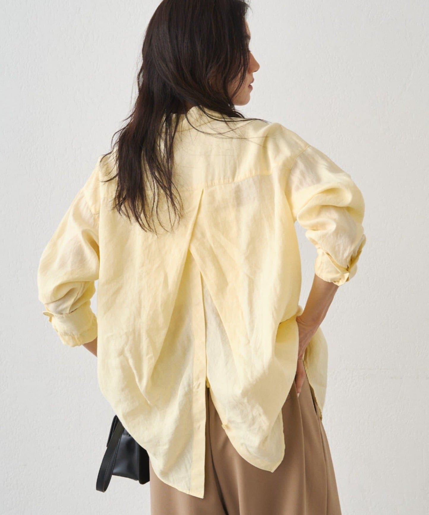 亞麻後繫帶設計襯衫