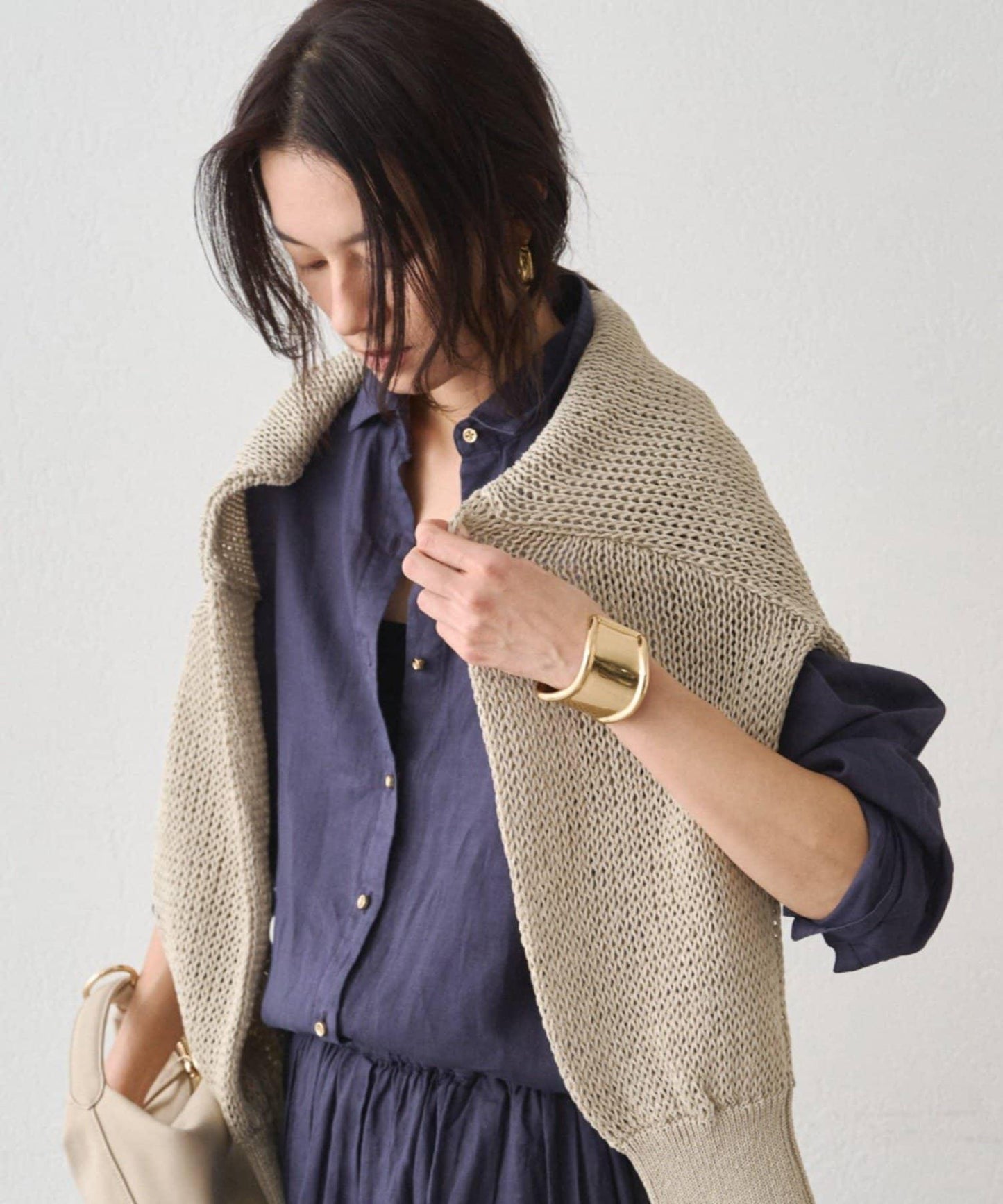 亞麻後繫帶設計襯衫