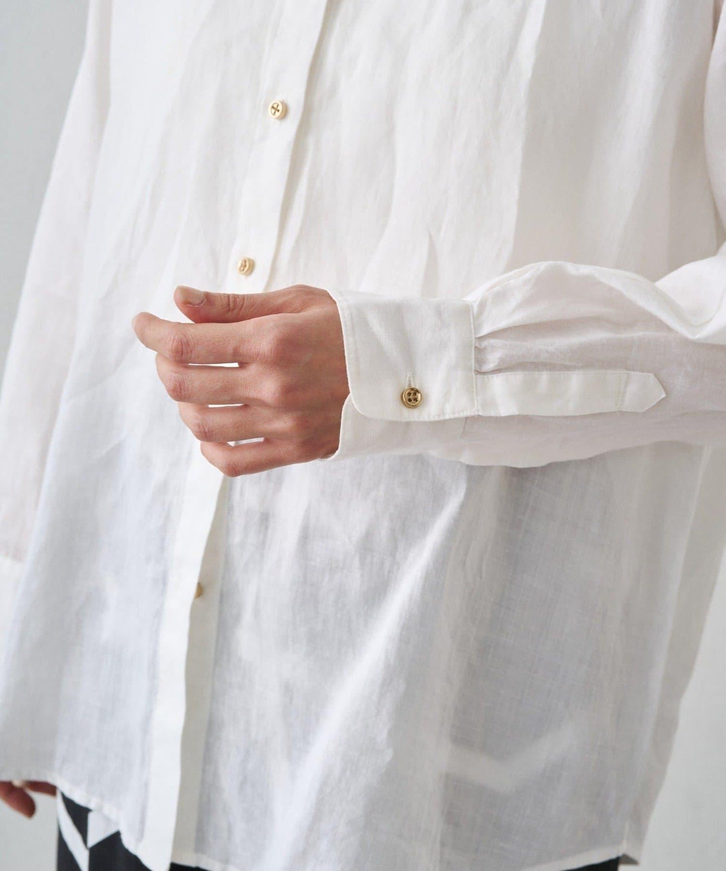 亞麻後繫帶設計襯衫