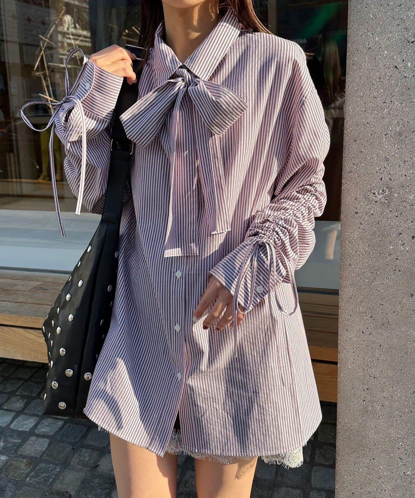 抽褶袖 蝴蝶結領 條紋襯衫