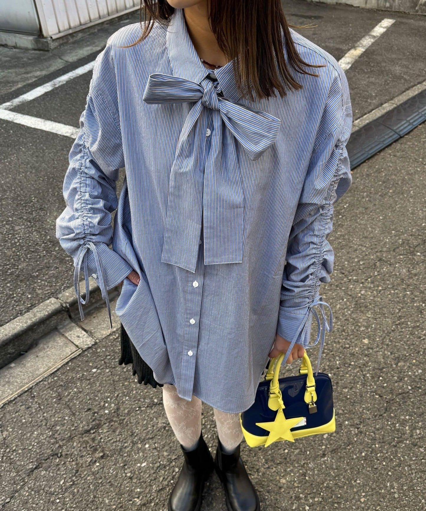 抽褶袖 蝴蝶結領 條紋襯衫